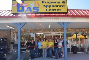 Hy Temp Gas celebrates store reopening with ribbon cutting